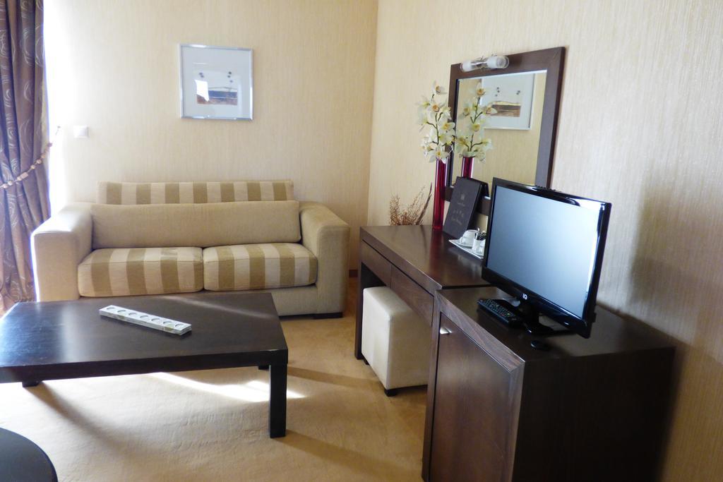 Ioannou Resort Ptolemaida Habitación foto